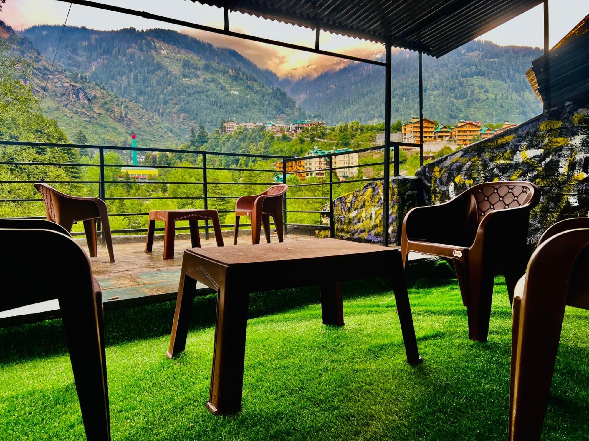 Hotel Green Link -#Near Volvo Bus Stand #Mountain View #River View #Open Terrace Manāli Exterior foto