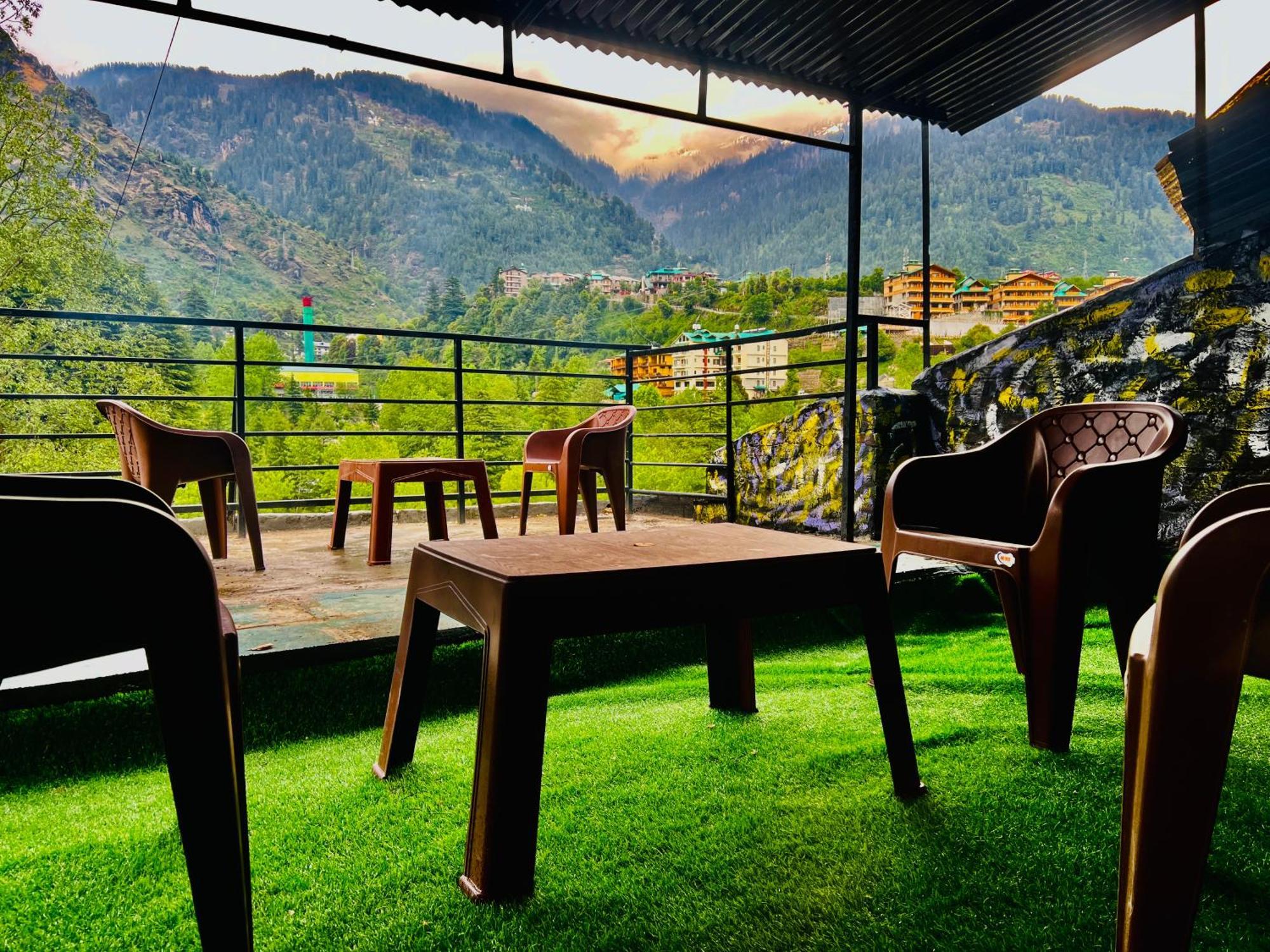 Hotel Green Link -#Near Volvo Bus Stand #Mountain View #River View #Open Terrace Manāli Exterior foto