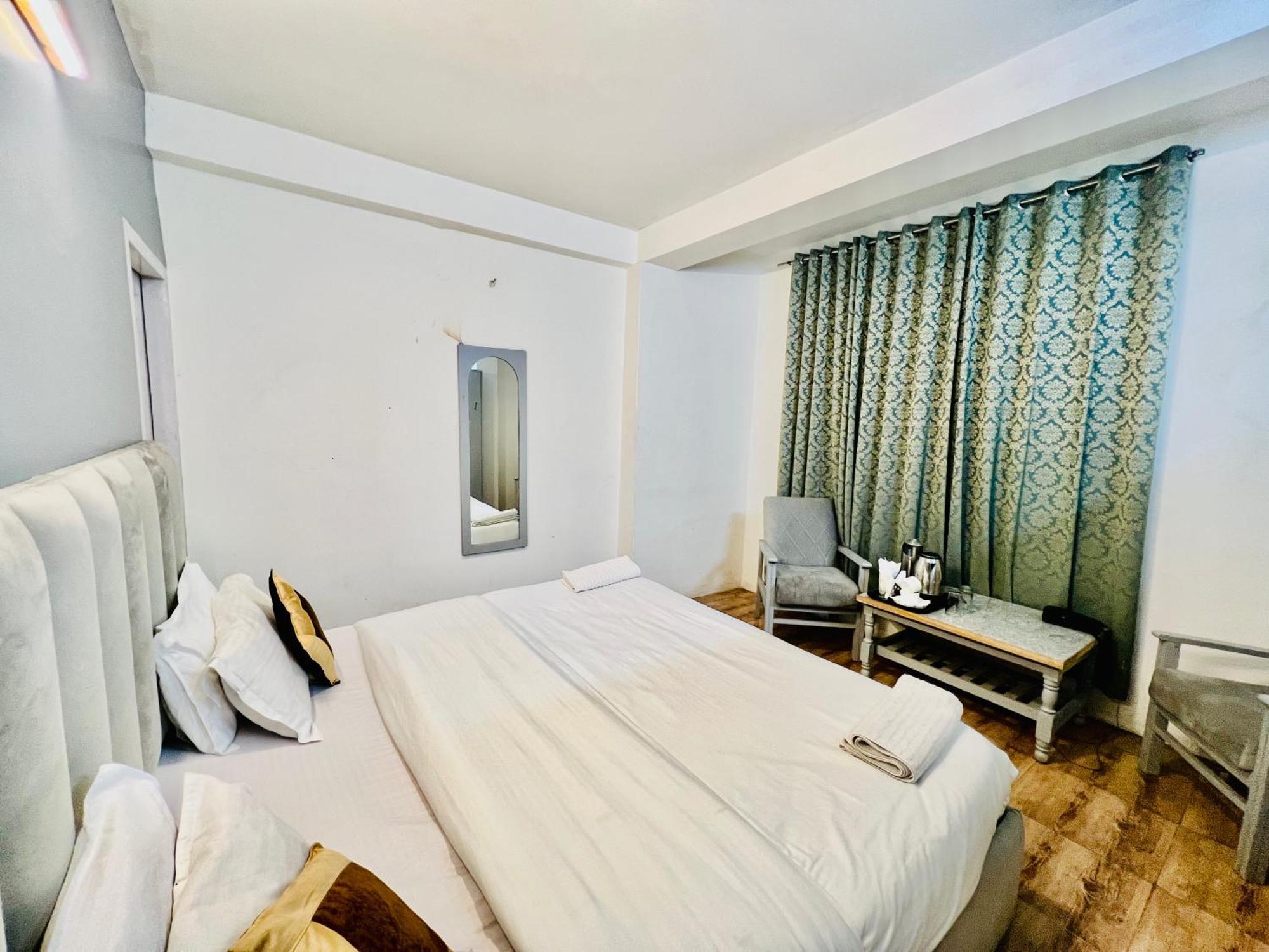 Hotel Green Link -#Near Volvo Bus Stand #Mountain View #River View #Open Terrace Manāli Exterior foto
